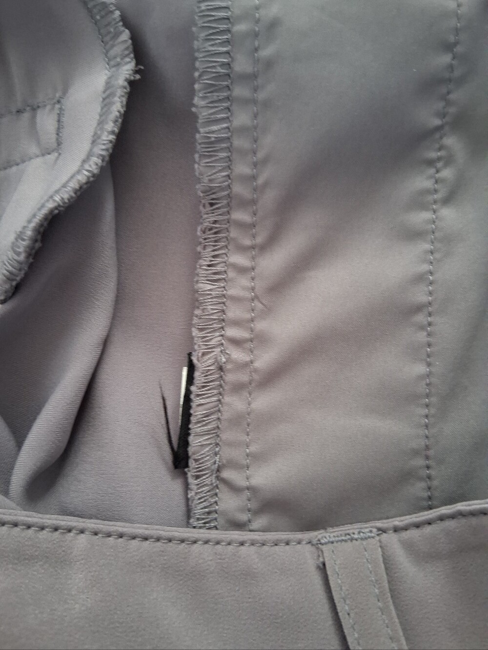 Maison d'Amelie/ Relaxed Fit/ Pleated/ Trousers in Silver-grey/ Size US 10 - Picture 6 of 13